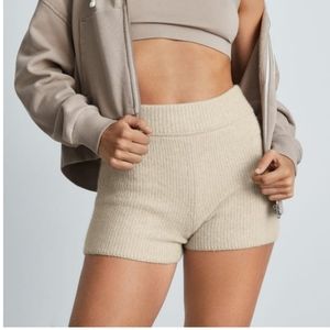 💛 EVERLANE The Cozy-Stretch Short